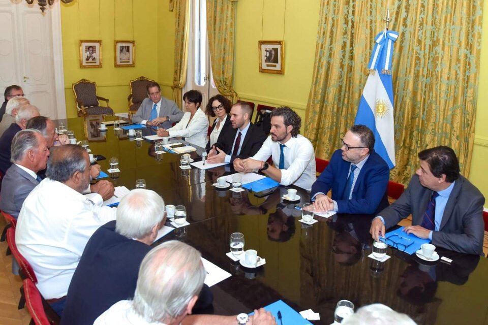 El jefe de Gabinete Santiago Cafiero presidió el encuentro.