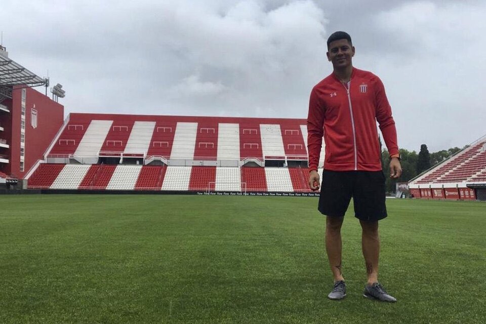 Ante River, el recién retornado Marcos Rojo será baja por lesión en el Pincha. (Fuente: Prensa Estudiantes)