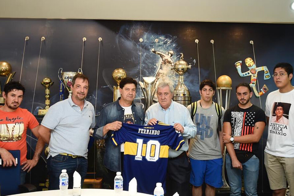 Ameal recibió a Silvino Báez, a cuatro amigos de su hijo Fernando y a un tío del chico asesinado- (Fuente: Foto Prensa Boca)