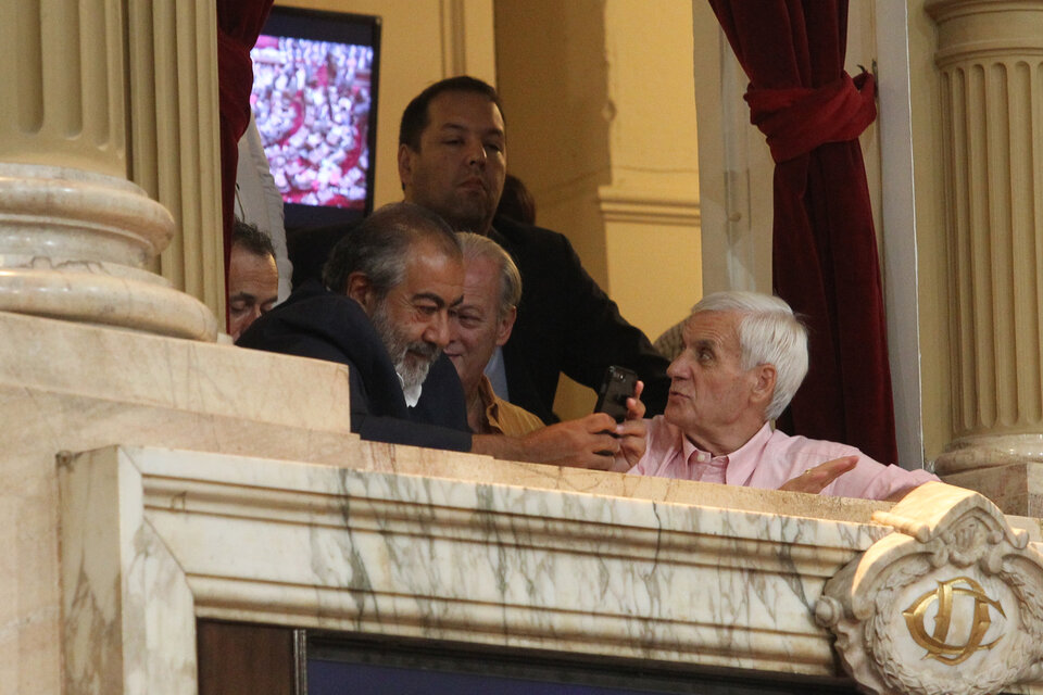 Rodolfo Daer y Antonio Caló siguieron el discurso desde uno de los palcos. (Fuente: Bernardino Avila)