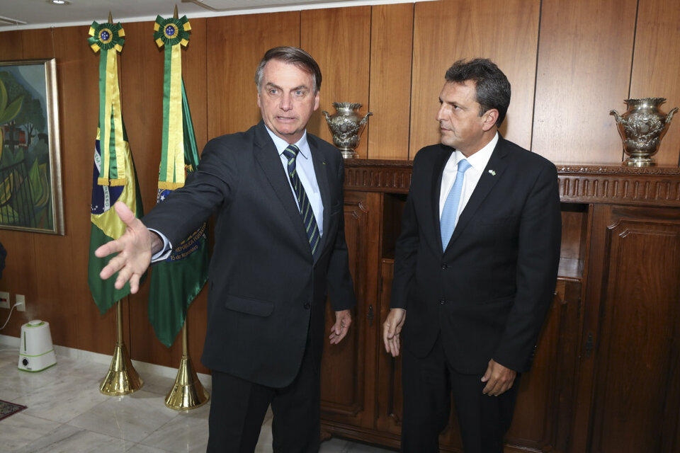 Massa junto a Rodrigo Maia, su par de la Cámara Baja de Brasil, durante su viaje al país vecino.  (Fuente: NA)