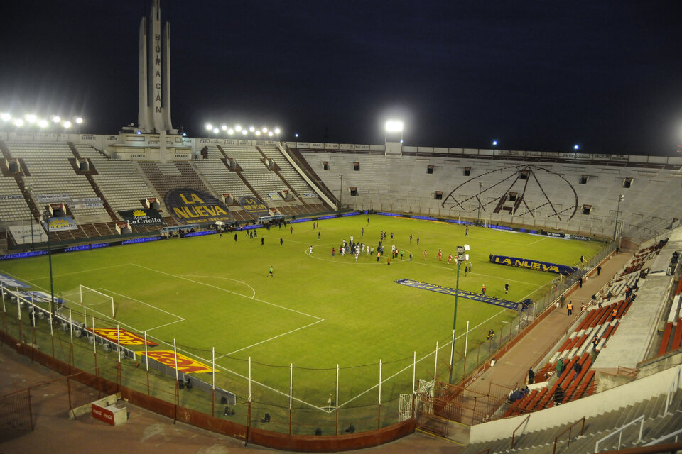Los partidos de fútbol de primera división se jugarán a puertas cerradas. (Fuente: Julio Martín Mancini)