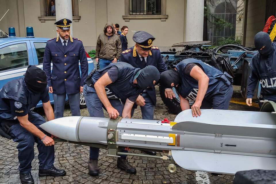 El misisl aire-aire secuestrado por la policía durante el allanamiento enTurin. (Fuente: AFP)