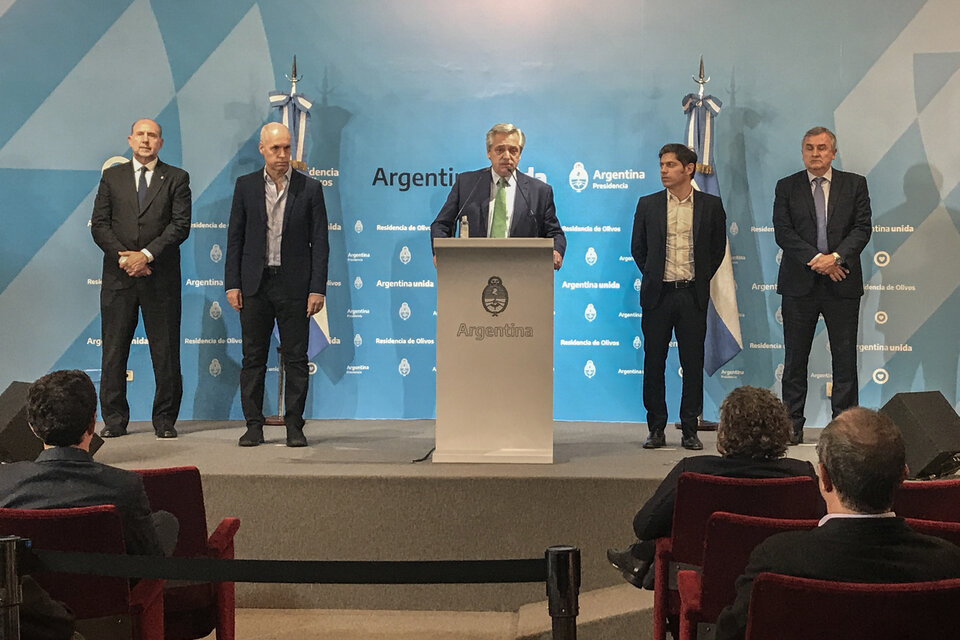 Alberto Fernández en el anuncio del aislamiento.