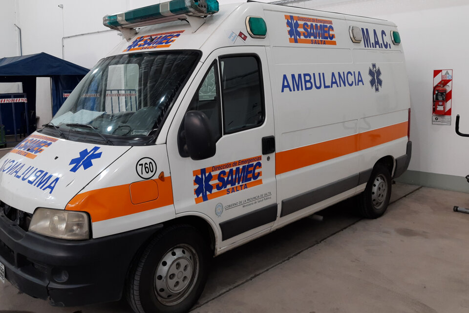 Una de las ambulancias que no circula a la espera de ser reparada