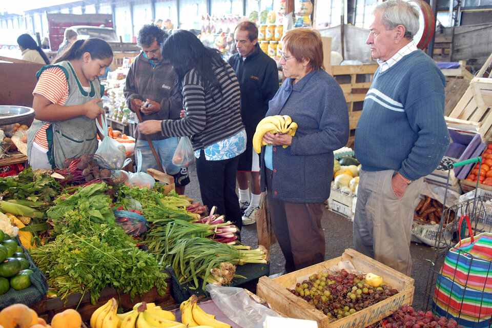 Economía en cuarentena: Habrá precios sugeridos para frutas y verduras (Fuente: Télam)
