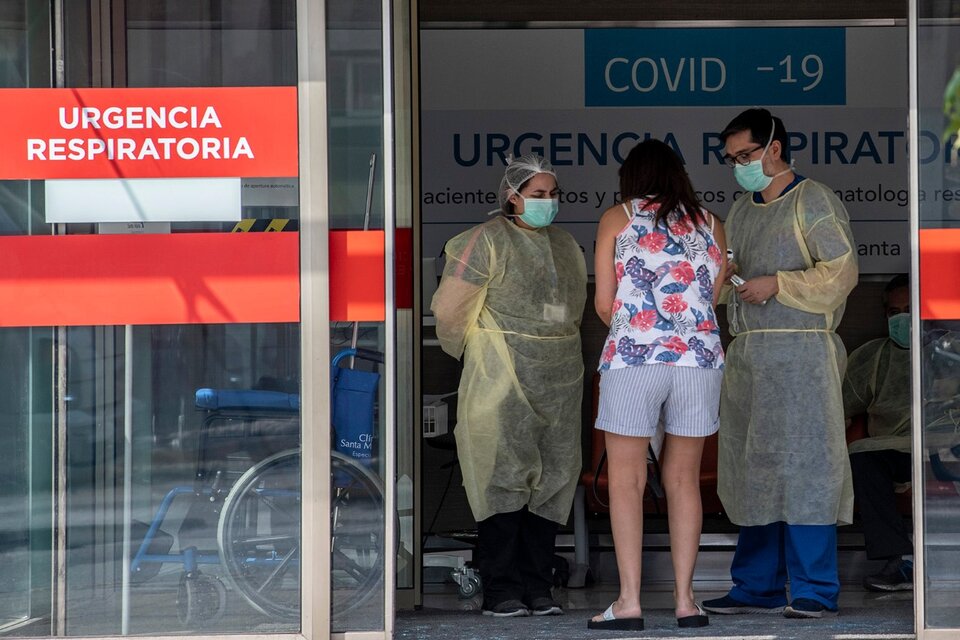 En Chile se reportaron 310 nuevos casos de contagios, elevando el número a 2449. (Fuente: AFP)