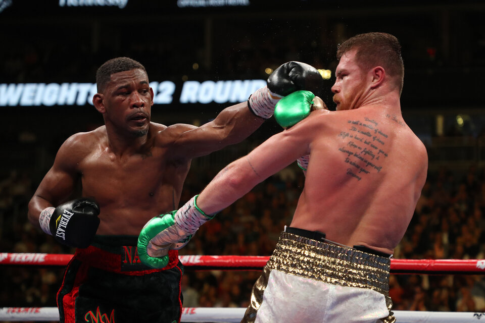 Canelo y Jacobs protagonizaron una pelea fría, cerrada, con escasos picos emocionales.