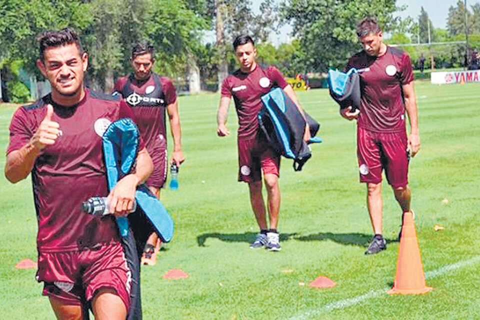 Lautaro Acosta, jugará junto a Pepe Sand en la ofensiva de Lanús.