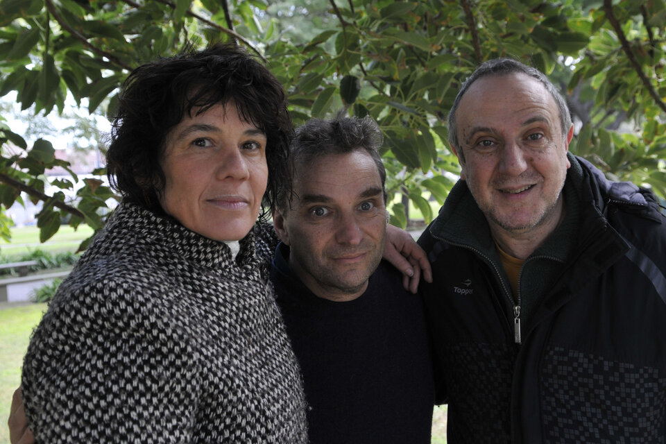 La directora Vanesa Weinberg junto a los intérpretes Damián Dreizik y Marcelo Katz. 