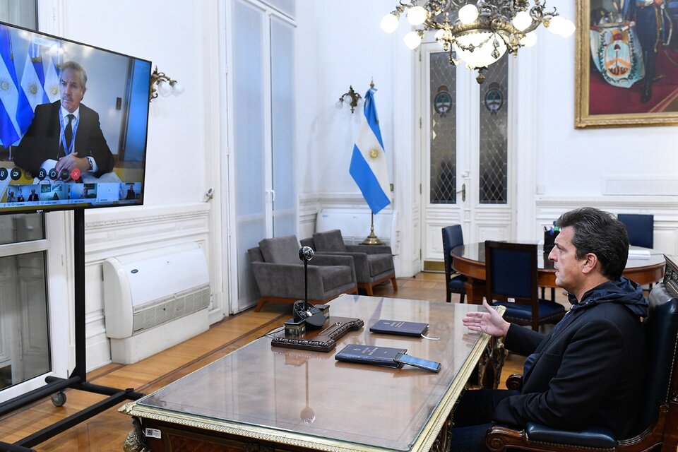 El canciller Felipe Solá realizó una teleconferencia con diputados de la comisión de Relaciones Exteriores.