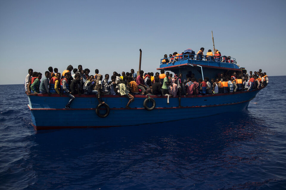 Migrantes africanos rescatados frente a la costa de Libia. (Fuente: AFP)