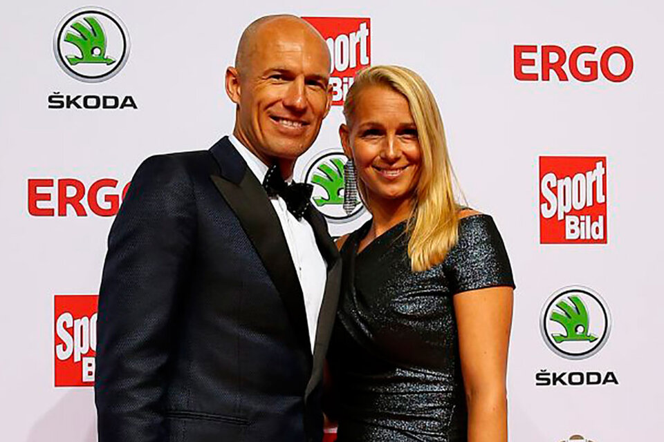Robben y su esposa Bernardien, ya recuperada de coronavirus. (Fuente: AFP)