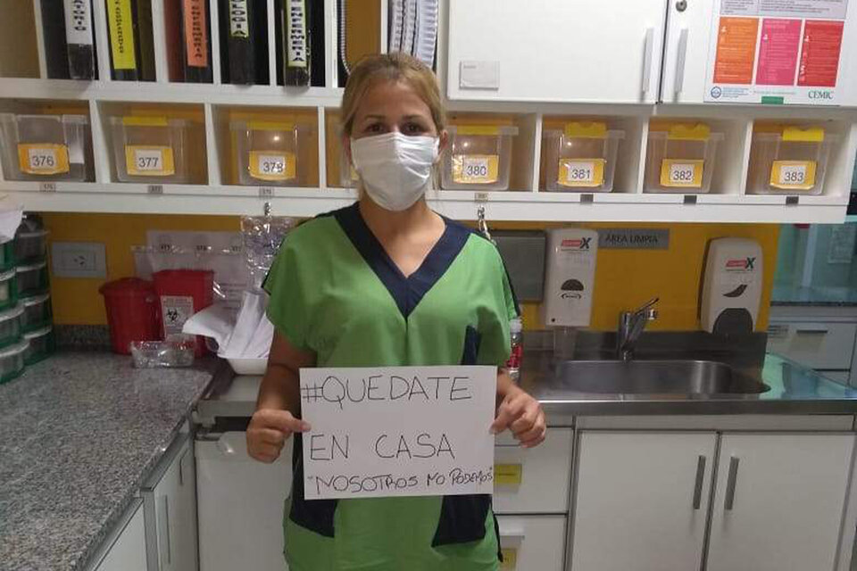 María Rosa Insaurralde, trabajadora del Cemic de Recoleta. (Fuente: AFP)