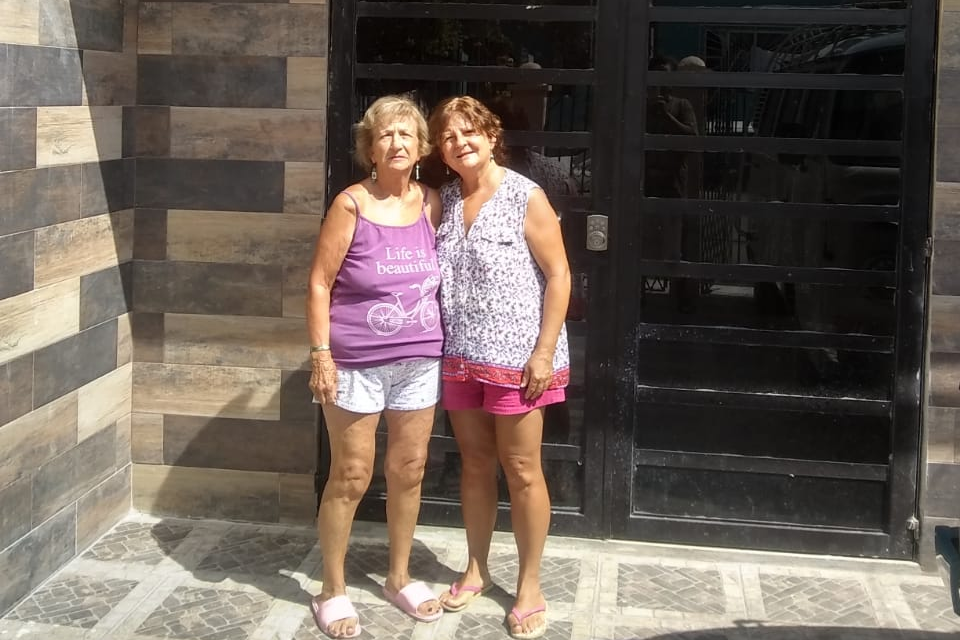 Ana León y Elisabeth Ferrer, en Cancún 