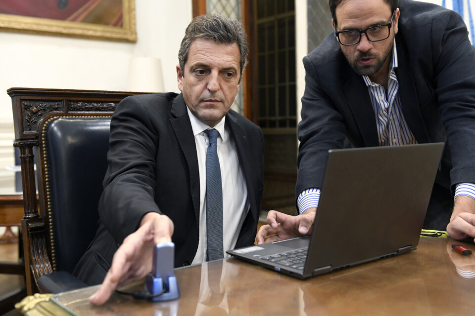 El presidente de la Cámara de Diputados, Sergio Massa, efectivizó hoy la puesta en práctica de la firma digital.  (Fuente: Prensa Diputados)