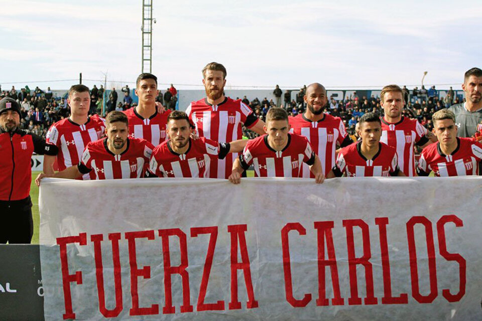Estudiantes no se olvidó de Carlos Bilardo en Neuquén. (Fuente: Twitter Estudiantes)