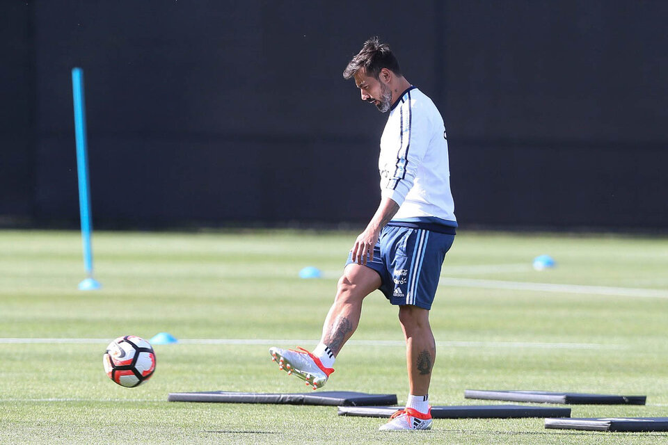 Ezequiel Lavezzi, durante un entrenamiento con la Selección. (Fuente: EFE)