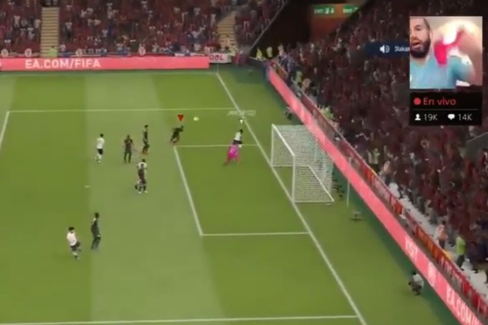 Gol rival y joystick al piso para Agüero. (Fuente: Captura de vídeo )