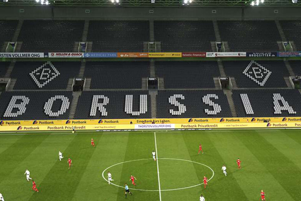 El estadio del Borussia Mönchengladbach, sin público antes de la suspensión de la Bundesliga. (Fuente: AFP)
