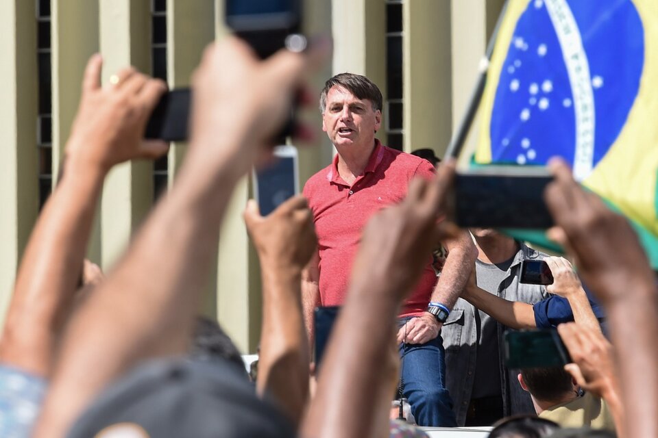 Jair Bolsonaro asediado por los números de la pandemia. (Fuente: AFP)