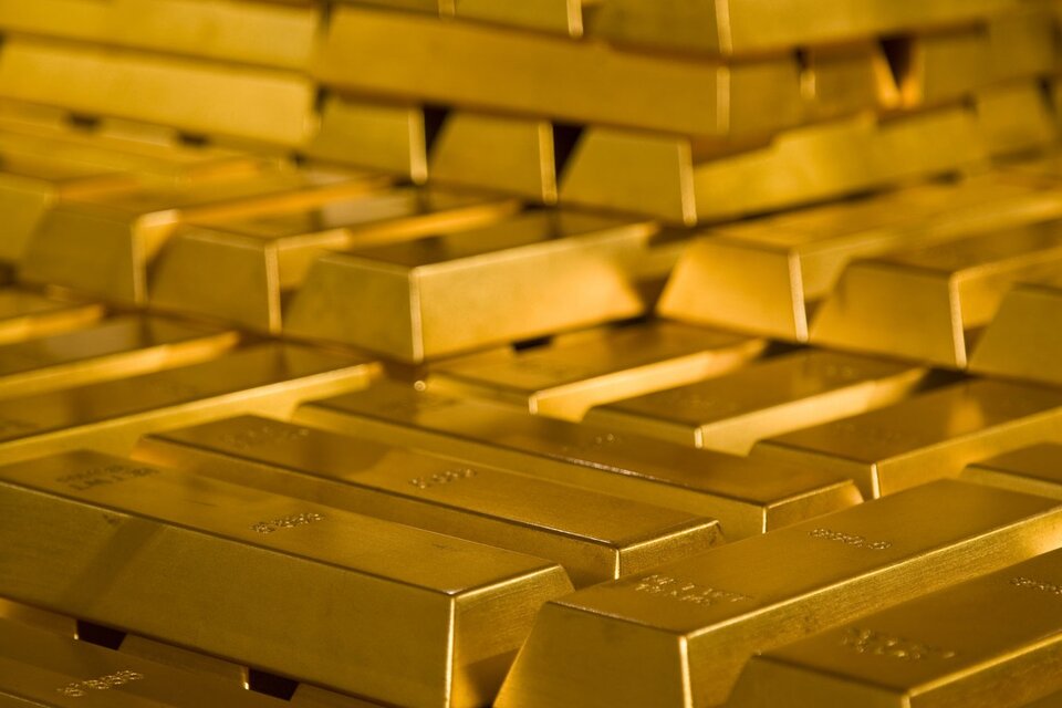 El precio del oro era de 1200 dólares en abril 2015, de 1300 dólares en abril de 2019 y de más de 1700 dólares en abril de este año.