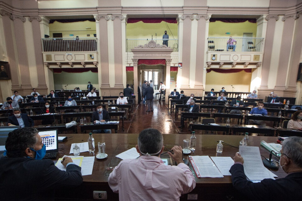 Diputados ubicados hasta en la balcones