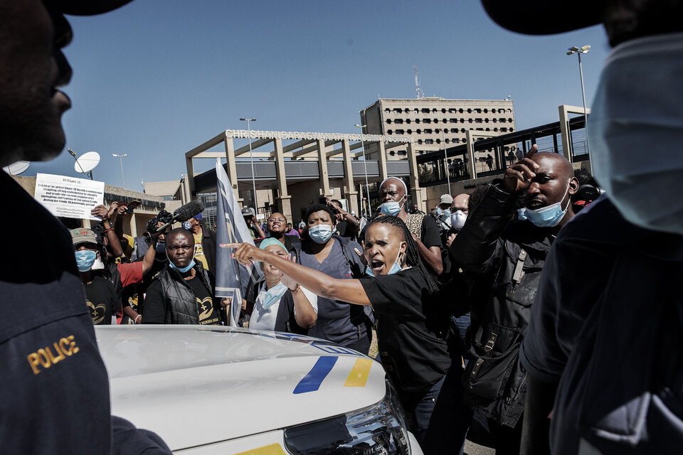 Protesta por falta de tests en el hospital de Soweto, en Johannesburgo, Sudáfrica. (Fuente: AFP)