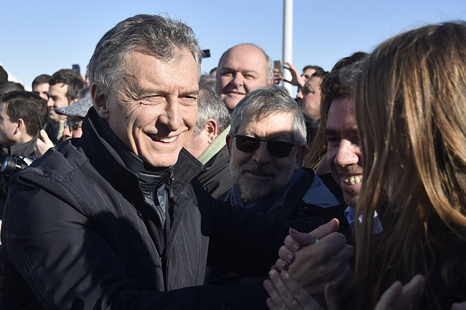 Mauricio Macri visitó un parque eólico en Coronel Rosales. (Fuente: Télam)