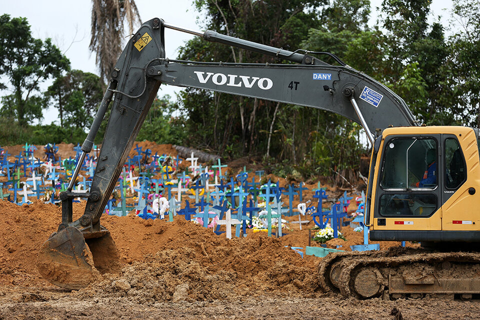 Imagen del cementerio de Nuestra Señora, en Manaos.  (Fuente: Michael Dantas/AFP)