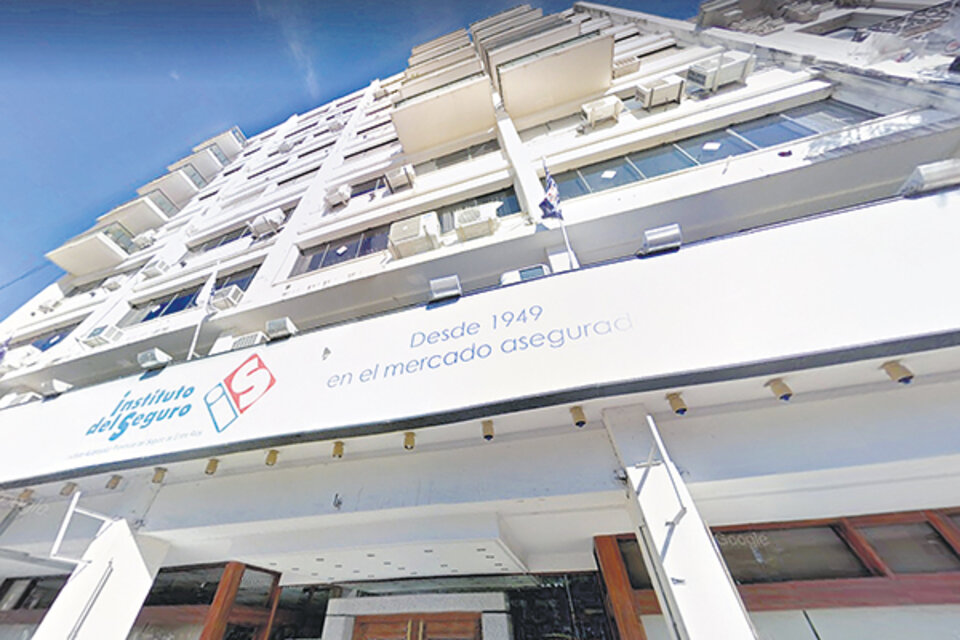 Riera fue arrojada con vida desde el octavo piso del edificio.