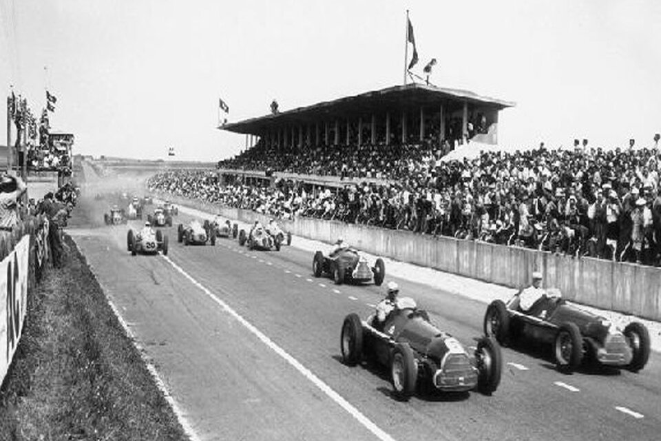 A la carrera de Silverstone en 1950 asistieron 120 mil espectadores.
