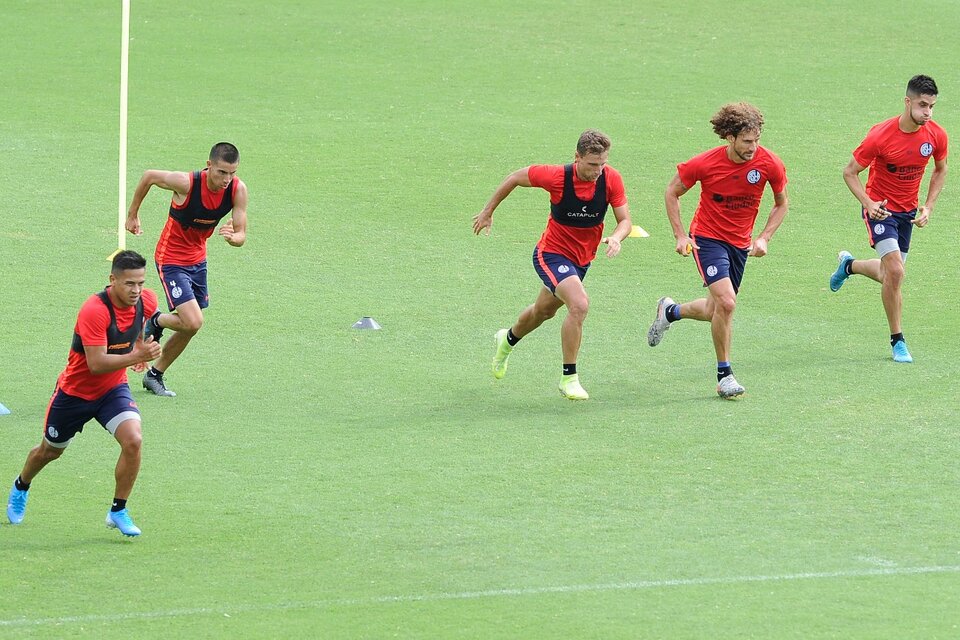 Los jugadores de San Lorenzo durante un entrenamiento. (Fuente: Fotobaires)