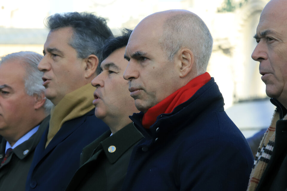 Etchevehere junto a Daniel Pelegrina (SRA) y Horacio Rodríguez Larreta. (Fuente: NA)