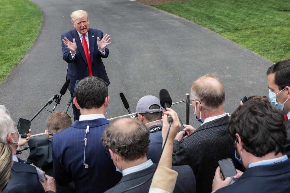 . "Lo tenemos rodeado a un nivel que nadie conoce, pero ellos sí lo saben", dijo Trump. (Fuente: AFP)