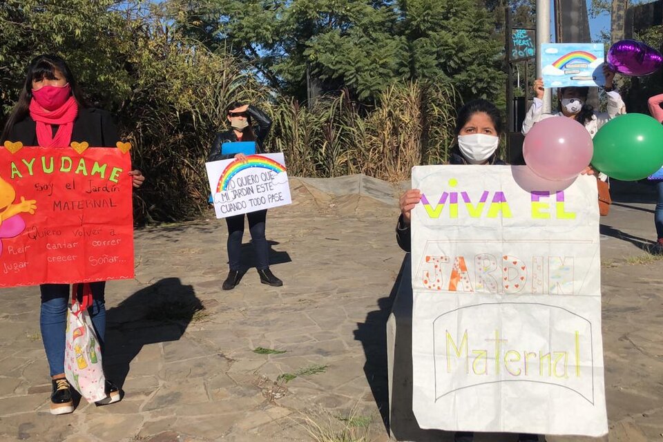 Manifestación en las puertas de la Casa de Gobierno de Salta