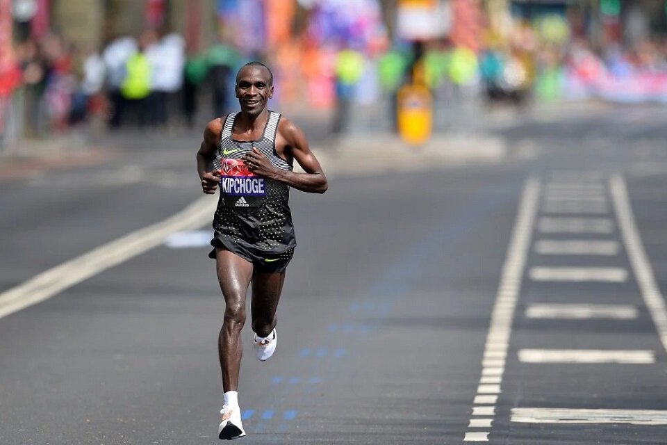 Eliud Kipchoge, récord mundial en maratón. (Fuente: AFP)