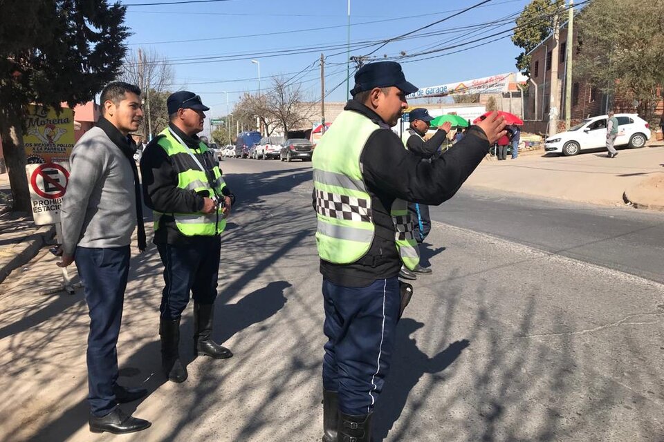 Limitan las atribuciones de los agentes de tránsito en Salta