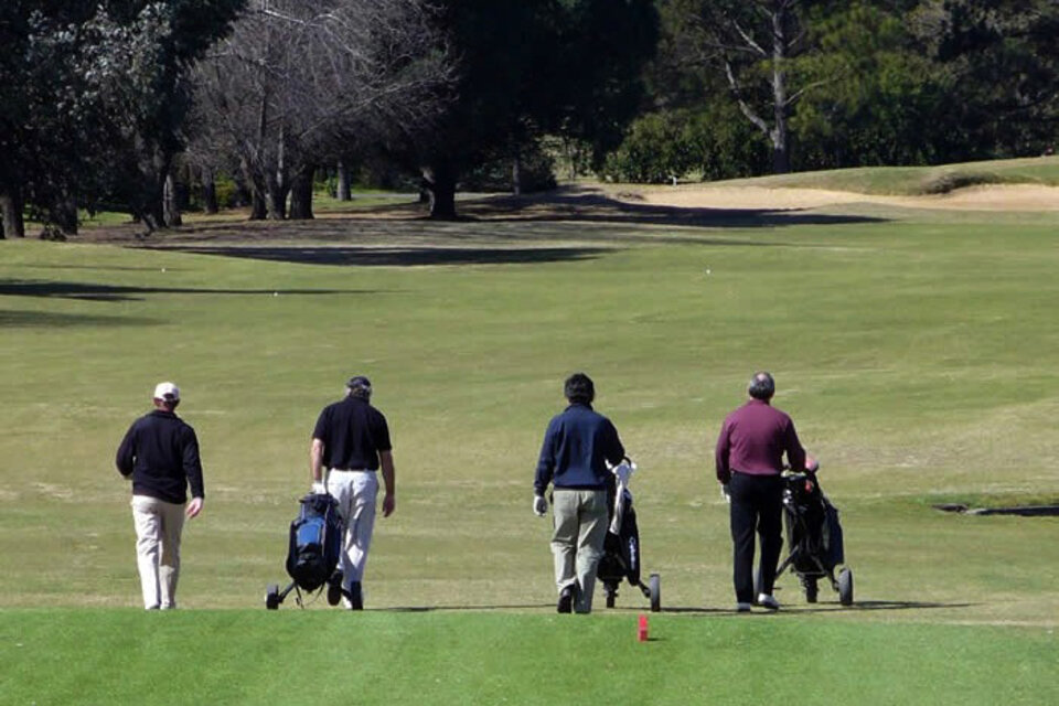 El golf, entre los deportes que ya se pueden practicar en Córdoba.