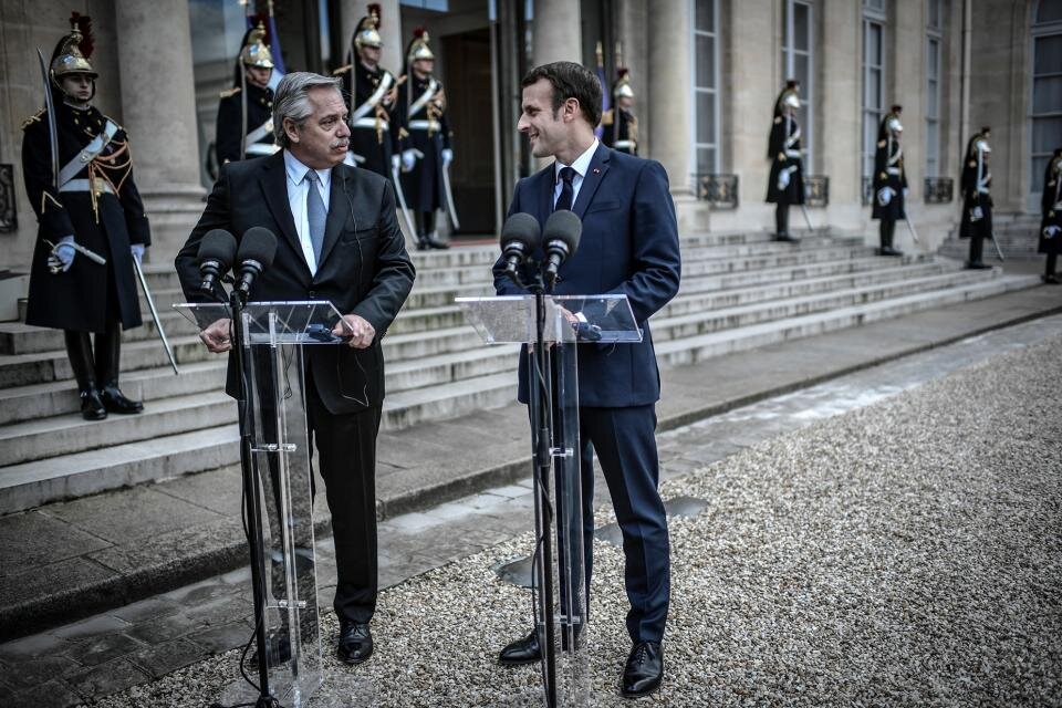 Constantino ya había participado en la gestión del contacto telefónico de abril entre el Presidente y Macron, su par francés.