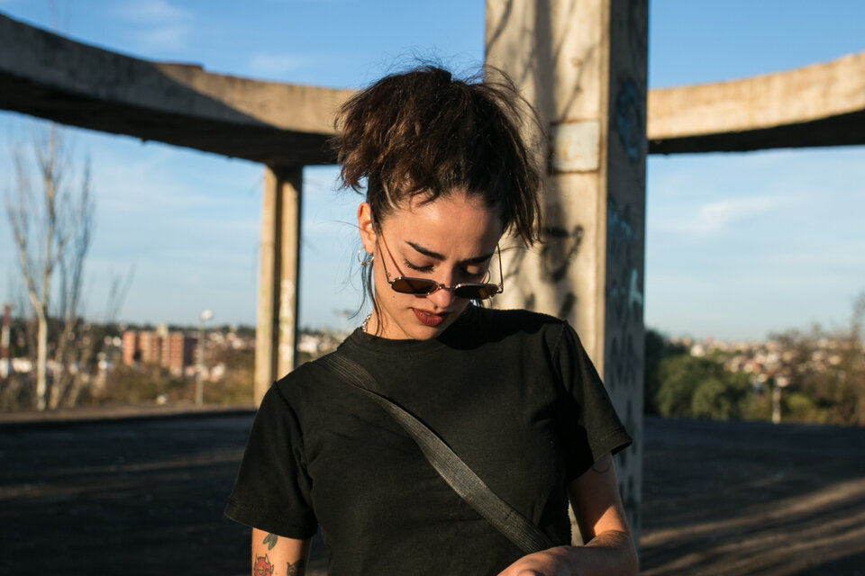 Está online el corto documental Retrato en movimiento, que captura la grabación del primer disco solista de Zoe Gotusso.