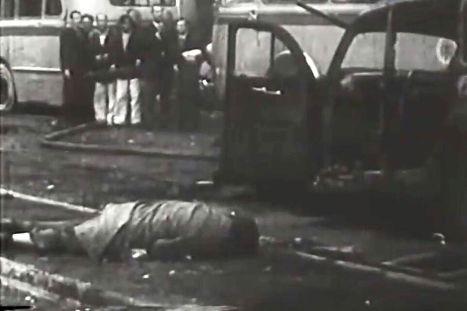 Este martes se cumplen 65 años del día en que la Aviación Naval bombardeó la Plaza de Mayo, en un intento de golpe de Estado contra Juan Domingo Perón que dejó más de trescientos muertos, 
