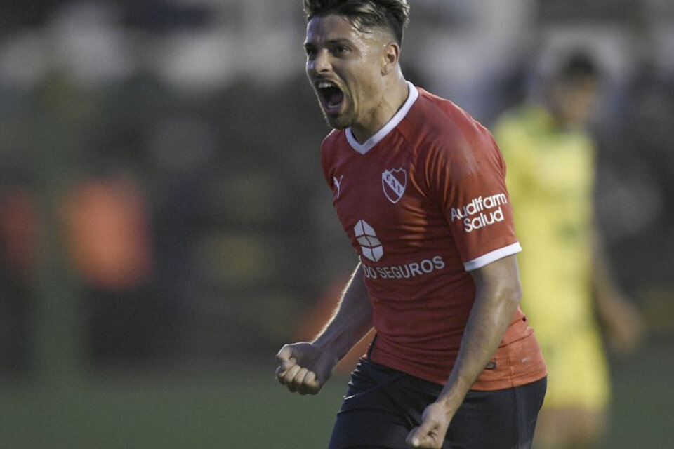 Sebastián Palacios festeja el gol en el estadio de Defensa y Justicia.