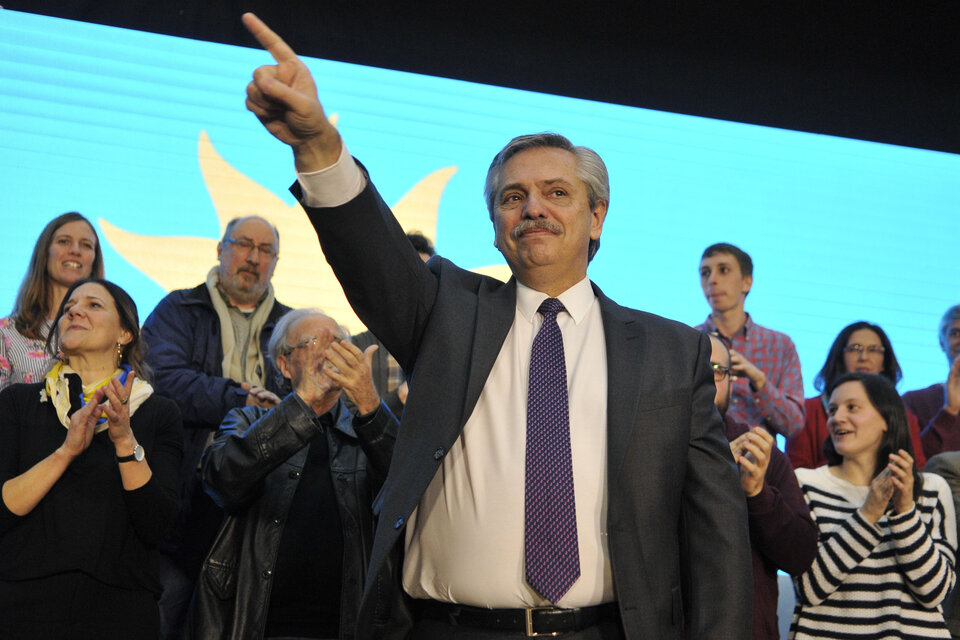 Alberto Fernández encabezó el acto en el Aula Magna de la Ciudad Univeristaria. (Fuente: Sandra Cartasso)