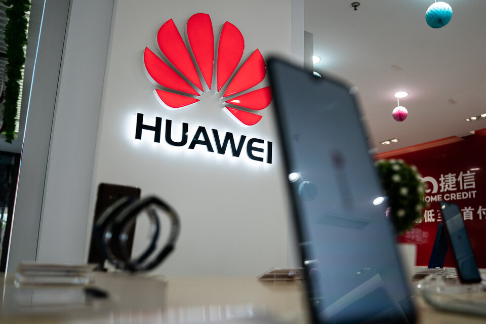EE.UU. presiona a la Unión Europea para que también imponga restricciones al gigante chino Huawei.
