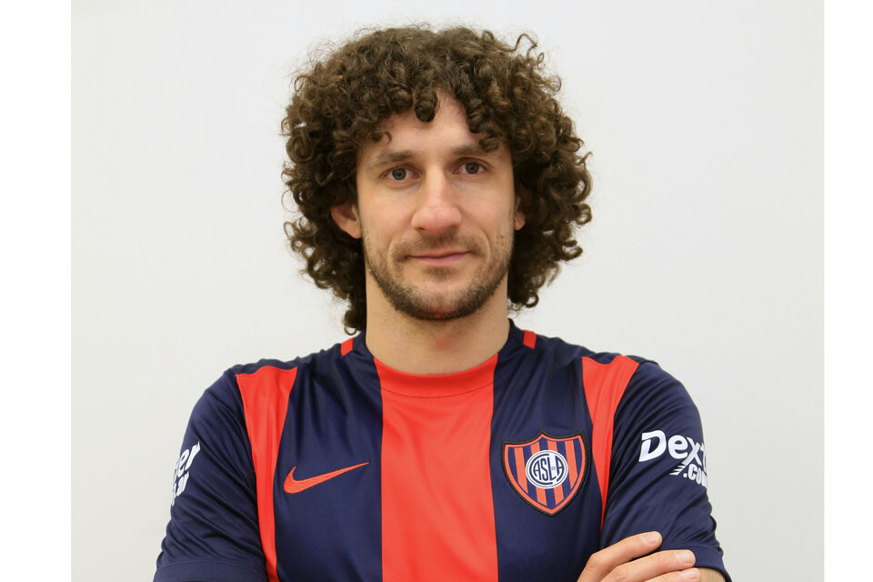 Fabricio Coloccini y San Lorenzo quieren ser punteros.