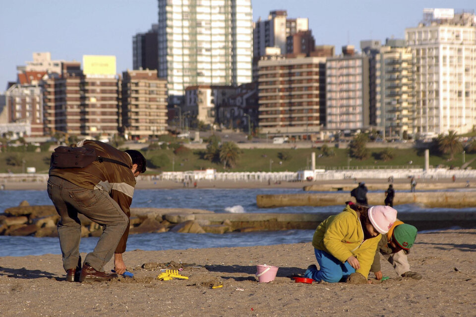 El arribo masivo de turistas a pequeñas localidades suele ser una fuente de vital de ingresos para su poca numerosa población.