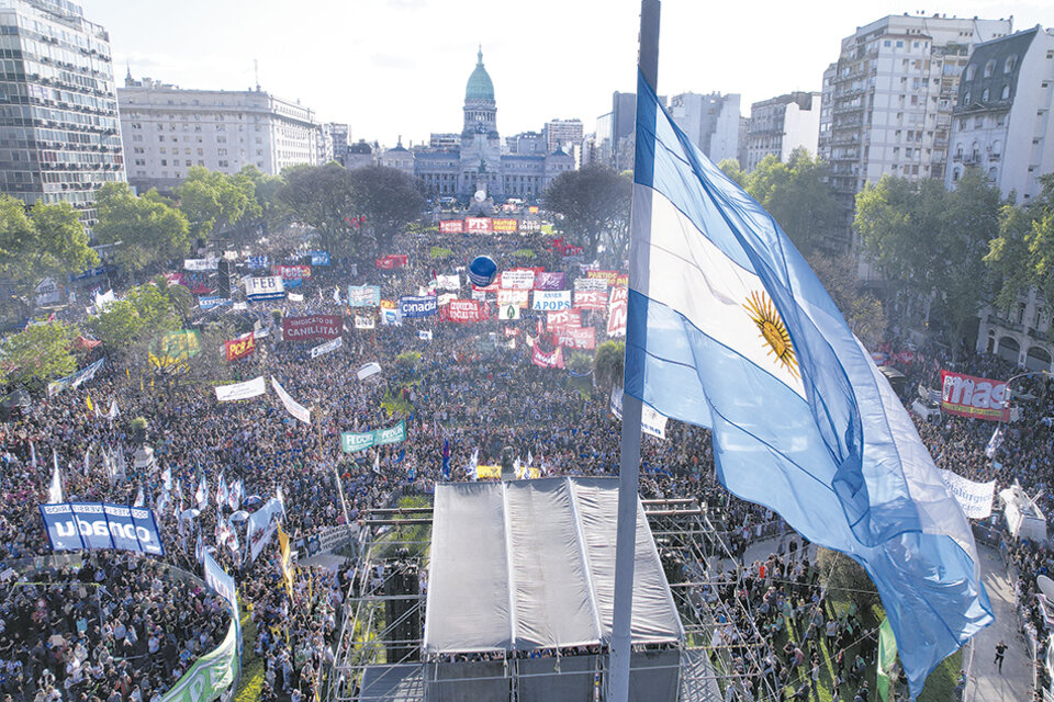 “NUESTRO FUTURO NO LES PERTENECE”