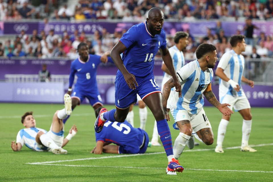 🔴 En vivo. París 2024: eliminación en fútbol y handball contra Francia, la despedida del vóley y el resumen de la jornada