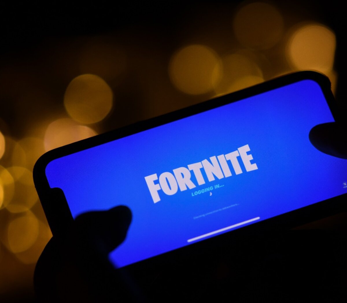 Microsoft traz Fortnite de volta a dispositivos da Apple - Tecnologia e  Games - Folha PE